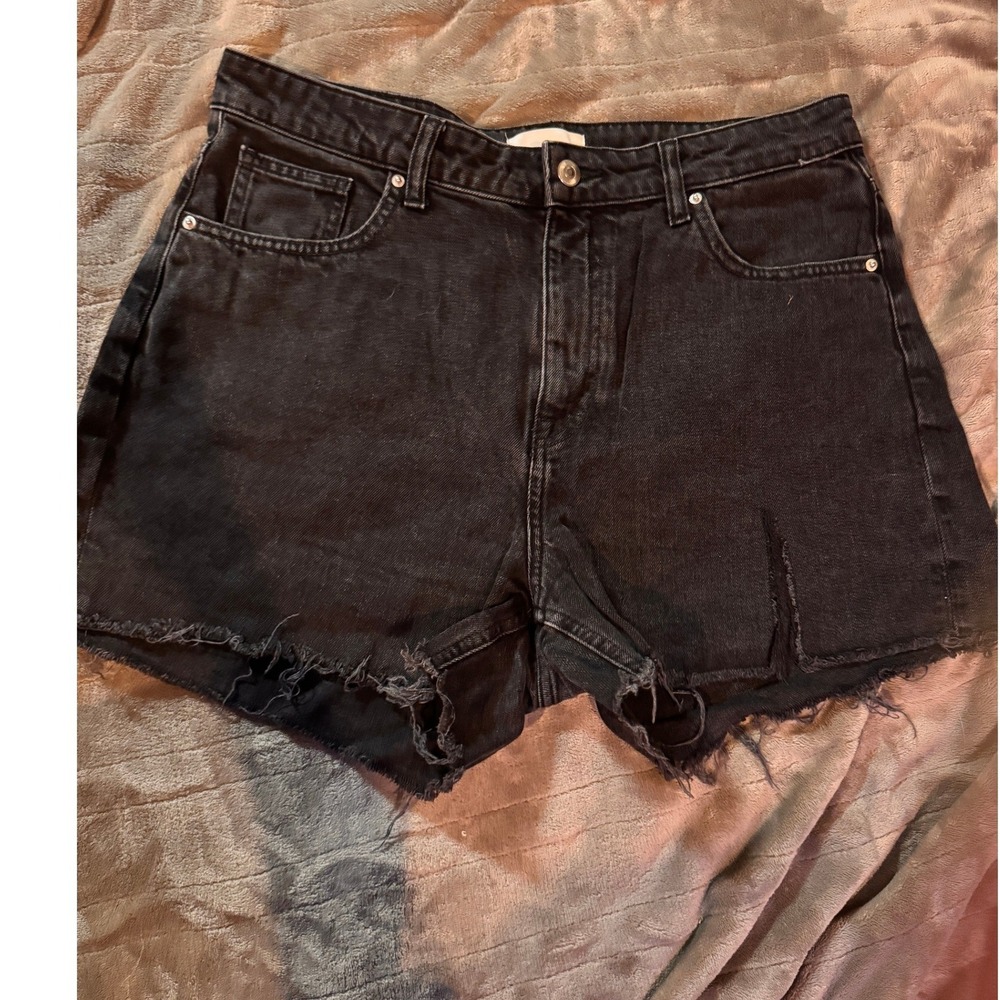 H&M Womens Black High Waisted Distressed Denim Shorts Size 12 Frayed Hem